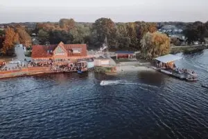 Luftaufnahme auf die Wasserski Anlage in Süsel Seeparx